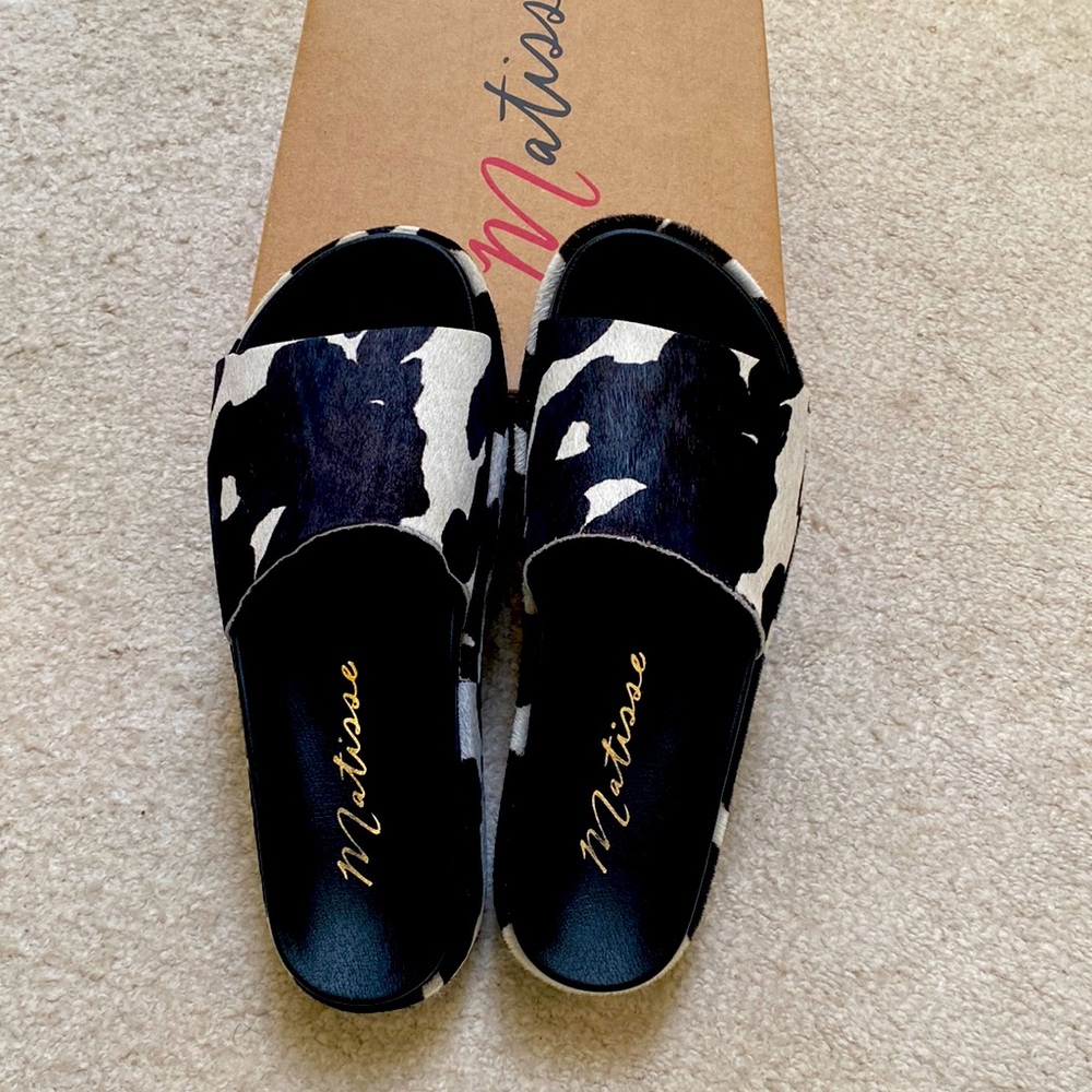 Matisse Hideaway black white cow spot cow hair size 8M